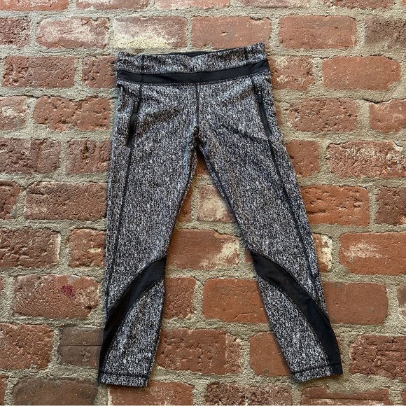 Lululemon Run Inspire Tight Sz 10 Jacquard Black White Leggings Performance Fit - Picture 1 of 16